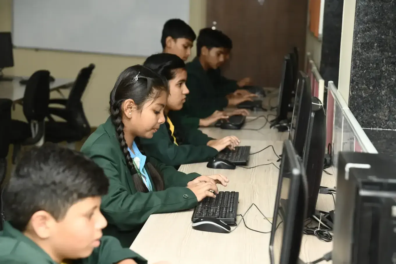 Students at work in the computer lab at DPS Chhindwara
